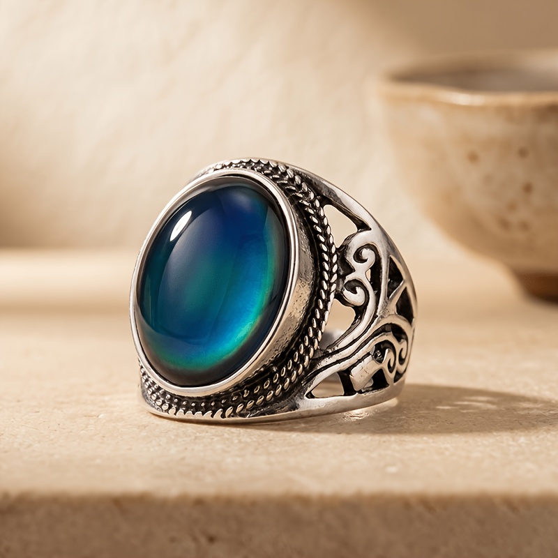 Retro Western Style Hollow Ring with Synthetic Zirconia